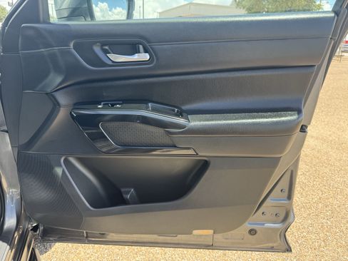 Used 2022 Nissan Pathfinder SV FWD image 35