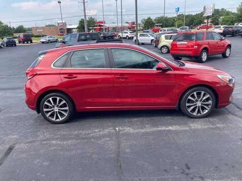 Used 2020 Hyundai Elantra GT FWD image 2