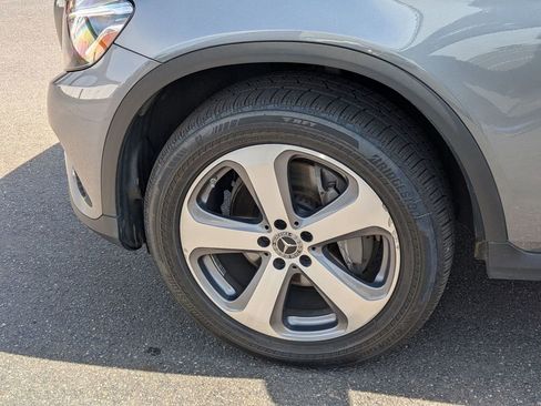 Used 2019 Mercedes-Benz GLC 300 4MATIC image 3