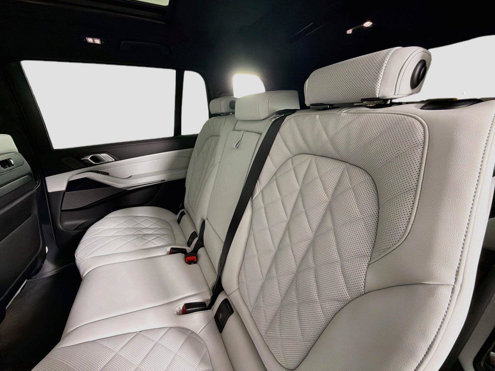 New 2027 BMW X7 xDrive40i w/ Executive Package AWD/4WD image 25