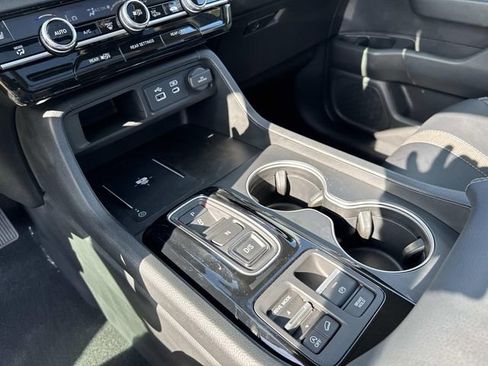 Certified 2025 Honda Pilot Touring image 25
