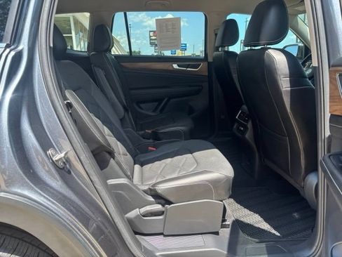 Used 2024 Volkswagen Atlas SE FWD image 14