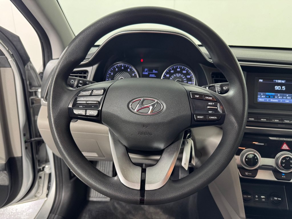Used 2019 Hyundai Elantra SE FWD image 14