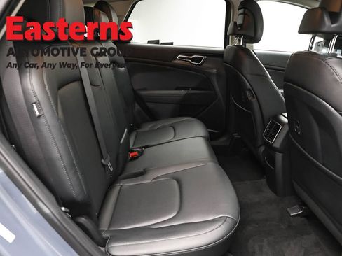 Used 2025 Kia Sportage EX FWD image 21