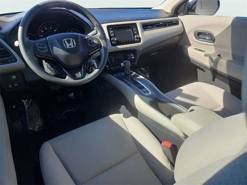 Used 2016 Honda HR-V LX image 11
