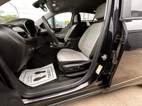 Used 2020 Chevrolet Equinox LS w/ LS Convenience Package FWD image 16