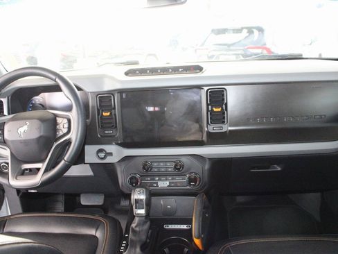 Used 2023 Ford Bronco Badlands w/ Sasquatch Package image 22