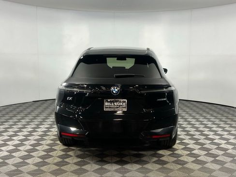 Used 2023 BMW iX xDrive50 w/ Sport Package image 8