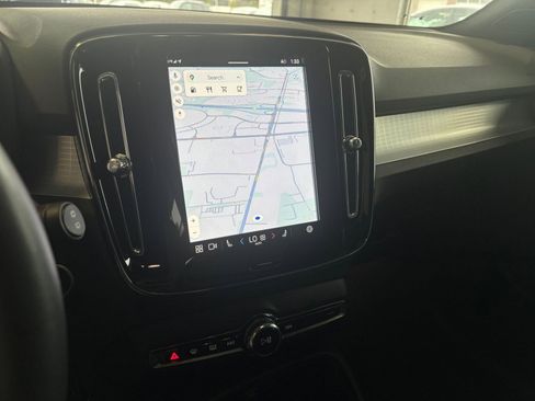 Used 2024 Volvo XC40 B5 Core image 20