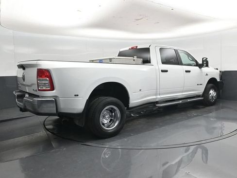 Used 2024 RAM 3500 Big Horn AWD/4WD image 3