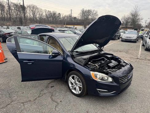 Used 2014 Volvo S60 T5 image 1