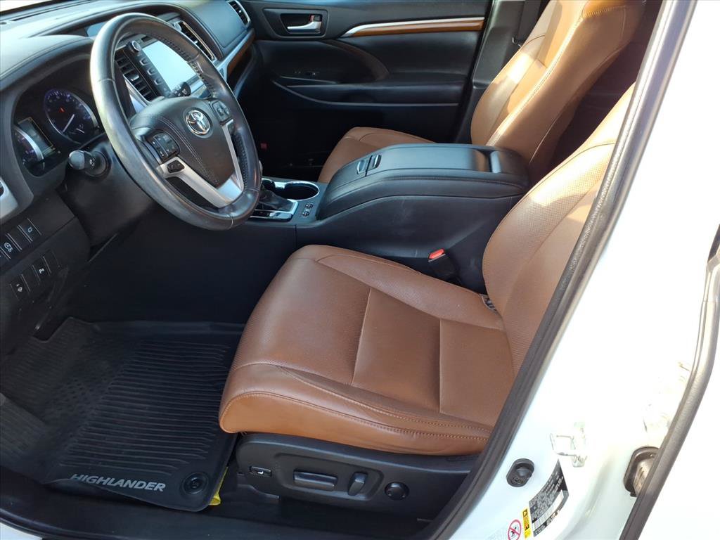 Used 2019 Toyota Highlander Limited AWD/4WD image 5