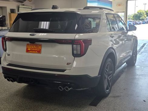 Used 2025 Ford Explorer ST AWD/4WD image 7