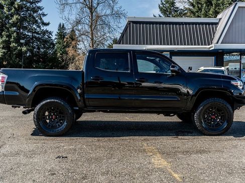 Used 2020 Toyota Tacoma TRD Sport image 22