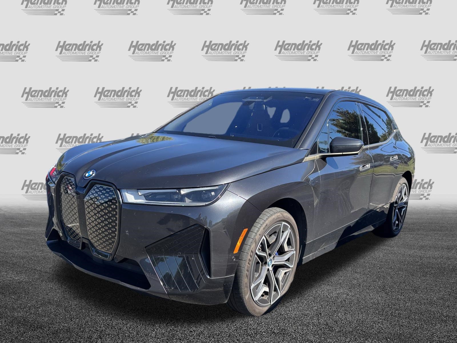 Used 2024 BMW iX xDrive50 w/ Premium Package AWD/4WD image 6