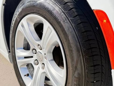 Used 2019 Dodge Charger SXT RWD image 9