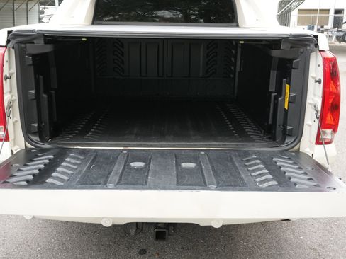 Used 2008 Cadillac Escalade EXT image 9