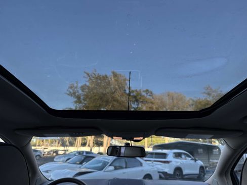 Used 2015 Lincoln MKX FWD w/ Equipment Group 102A image 18