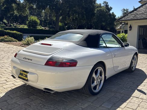 Used 2002 Porsche 911 Cabriolet image 3