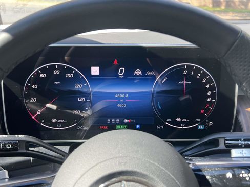 Used 2025 Mercedes-Benz GLC 350e 4MATIC image 19