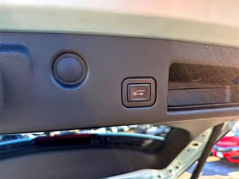 Used 2022 Chevrolet Equinox RS image 19