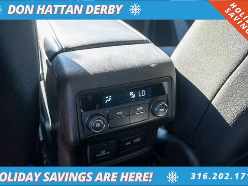 Used 2023 GMC Acadia SLE w/ Driver Convenience Package image 17