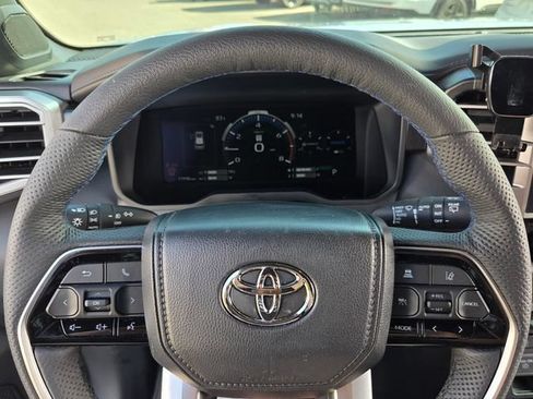 Used 2025 Toyota Sequoia Platinum AWD/4WD image 28
