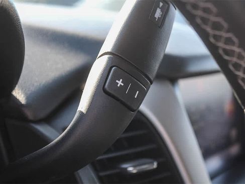 Used 2015 GMC Yukon XL SLE w/ Convenience Package image 26