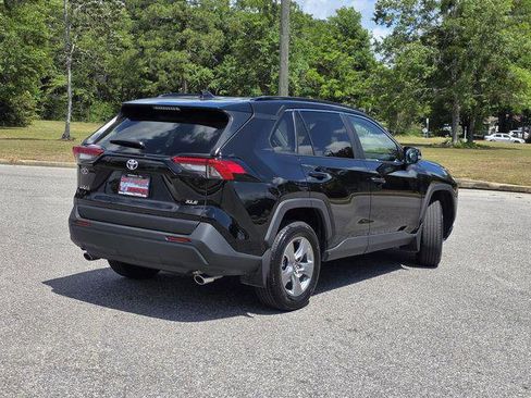 Certified 2025 Toyota RAV4 XLE w/ Convenience Package FWD image 5