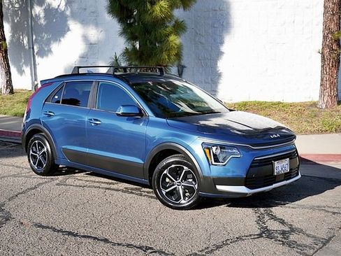 Certified 2025 Kia Niro EX image 1