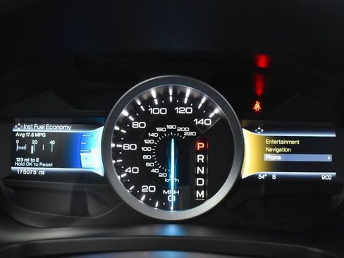 Used 2014 Ford Explorer XLT w/ Equipment Group 202A AWD/4WD image 11