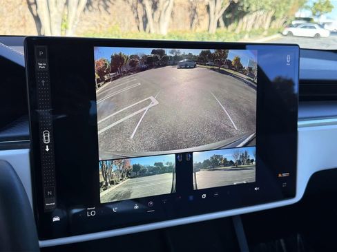 Used 2023 Tesla Model S Plaid image 17