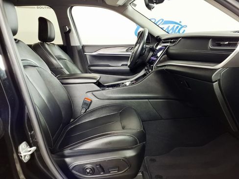 Used 2022 Jeep Grand Cherokee Limited RWD image 11