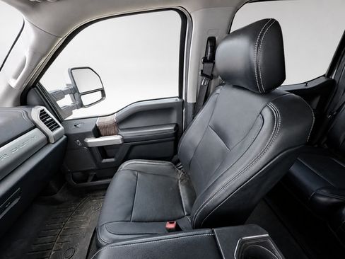 Used 2019 Ford F250 Lariat w/ Lariat Ultimate Package AWD/4WD image 22