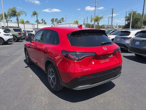 Certified 2024 Honda HR-V EX-L image 5