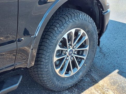 Used 2018 Ford F150 XLT w/ Equipment Group 302A Luxury AWD/4WD image 28