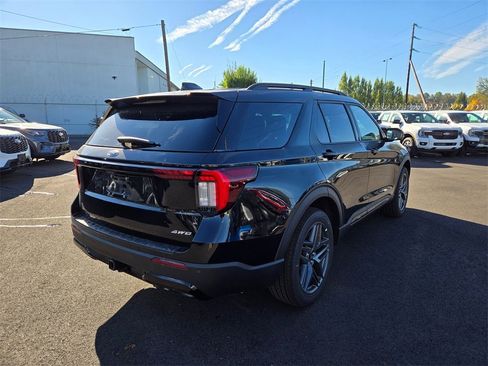 New 2025 Ford Explorer ST-Line w/ Premium Package image 5