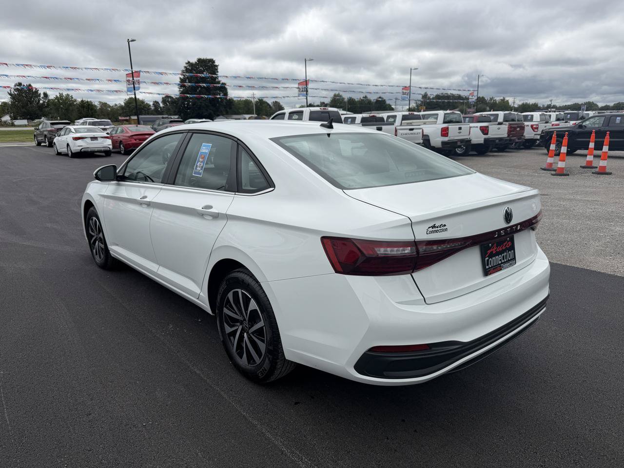 Used 2025 Volkswagen Jetta S FWD image 6