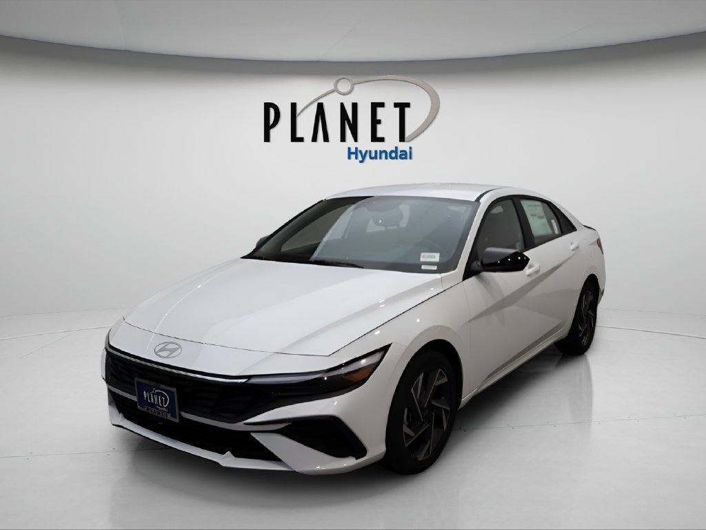 Certified 2025 Hyundai Elantra SEL w/ Cargo Package FWD image 2