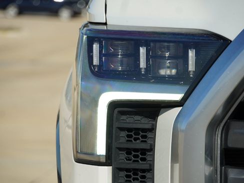 Used 2024 Toyota Tundra Limited image 2