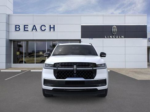 New 2025 Lincoln Navigator Reserve w/ Jet Appearance Package image 7
