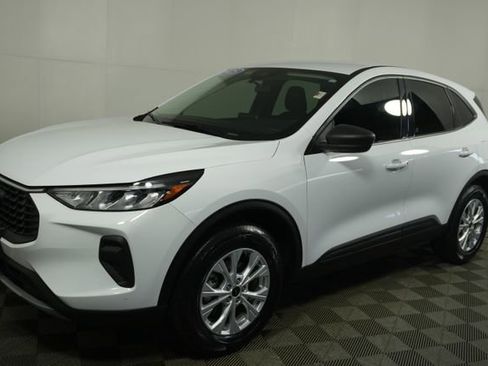 Certified 2025 Ford Escape Active AWD/4WD image 7