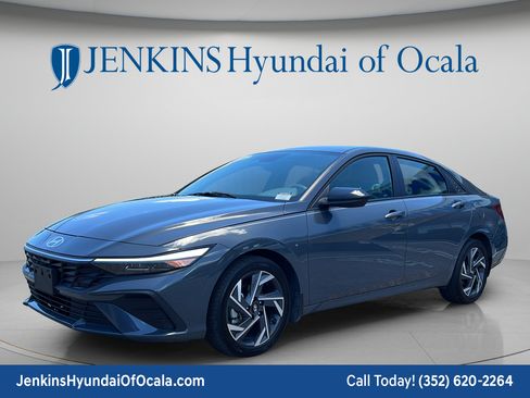 Certified 2025 Hyundai Elantra Sport FWD image 7