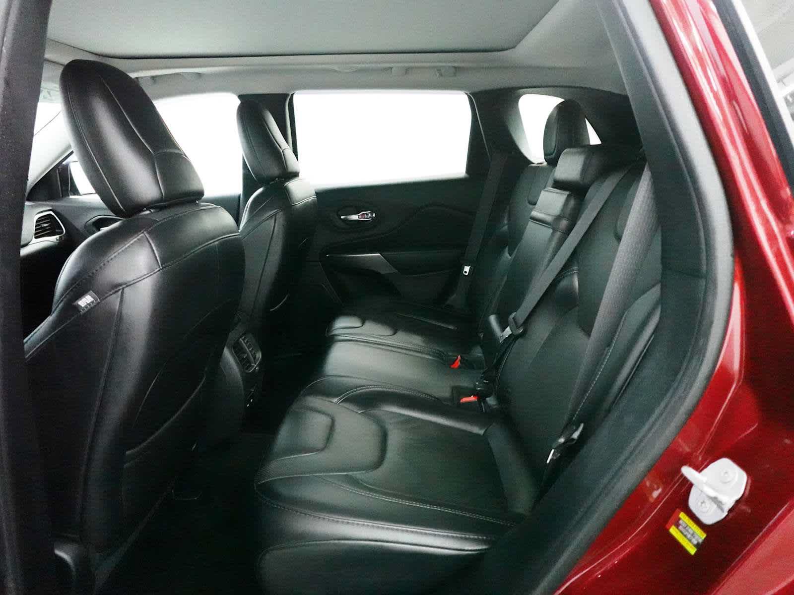 Used 2019 Jeep Cherokee Limited AWD/4WD image 26
