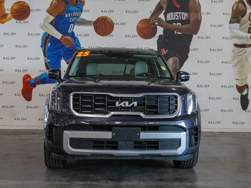 Used 2025 Kia Telluride S FWD image 21