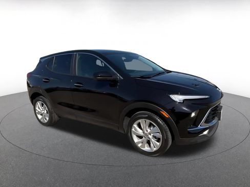 Used 2025 Buick Encore GX Preferred FWD image 2