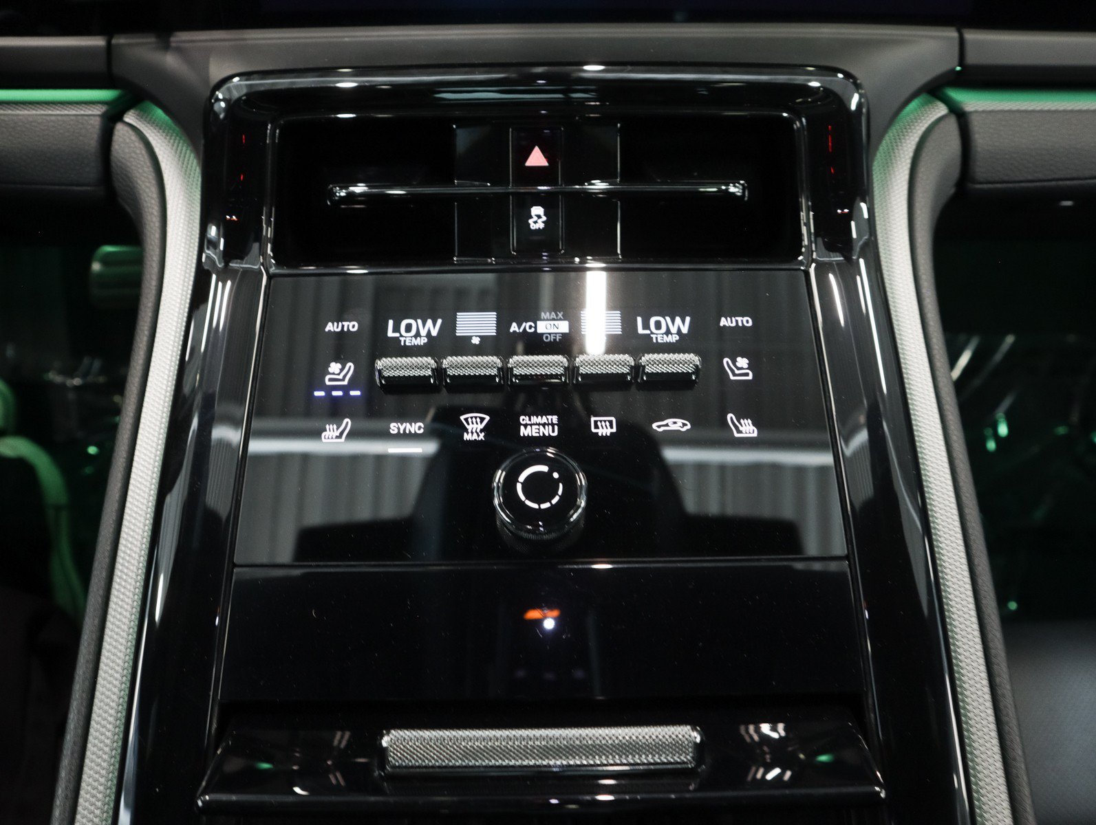 Certified 2024 Porsche Panamera RWD image 21