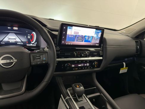 New 2026 Nissan Pathfinder Platinum AWD/4WD image 19