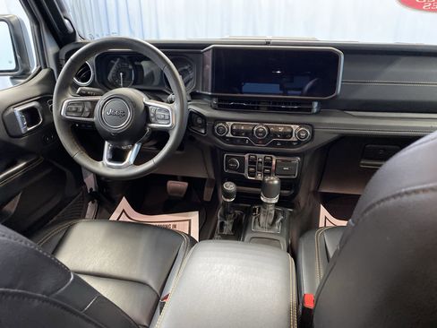 Used 2024 Jeep Wrangler Sahara w/ Technology Group image 40