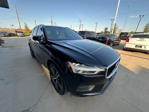 Used 2019 Volvo XC60 T5 Momentum w/ Multimedia Package FWD image 8